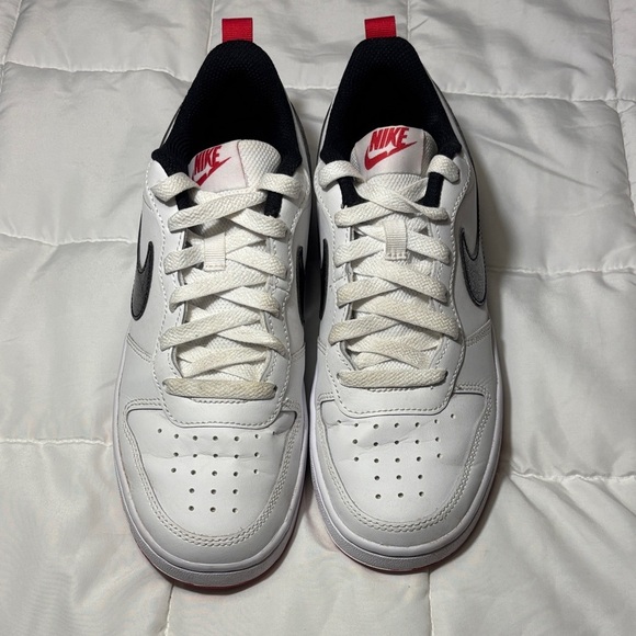 Nike Court Borough Low 2
SE 5.5Y ‘White Very Berry'/ Black Sneakers - Picture 3 of 12